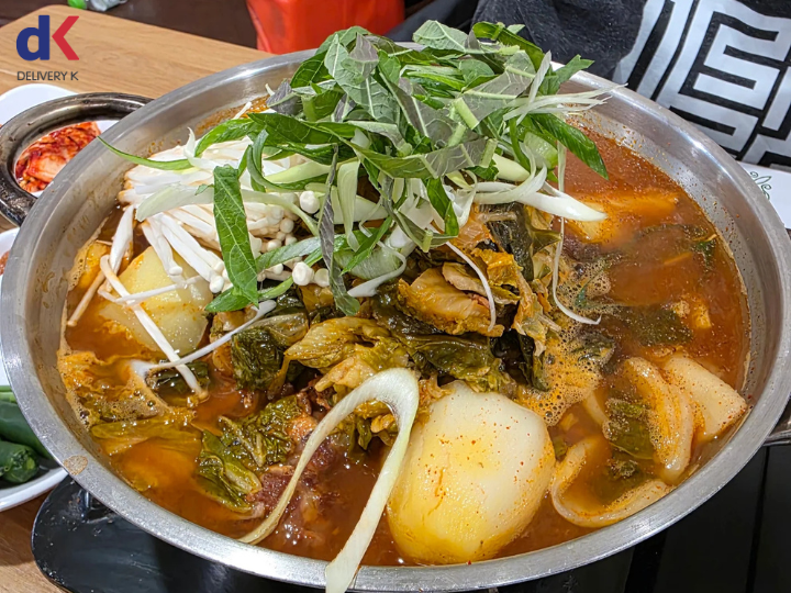 Canh xương khoai tây trên Delivery K