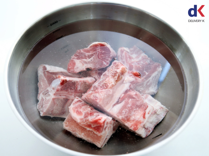 Cách nấu canh xương khoai tây Gamjatang 1