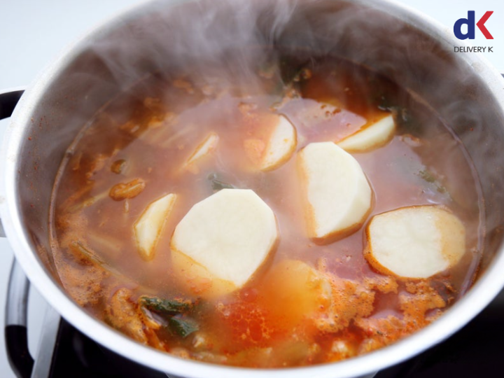 Cách nấu canh xương khoai tây Gamjatang 3