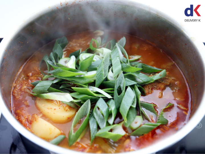 cách nấu canh xương khoai tây hàn quốc