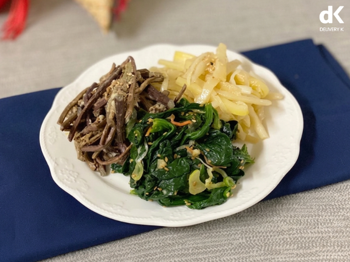 Samsaek Namul (삼색나물) – ba loại rau trên mâm lễ